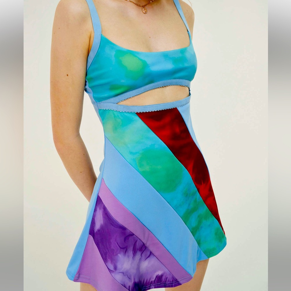 Replica of 13 going on 30 dress size XL. Never worn.